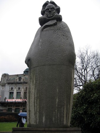 020114_Henrik_Ibsen_Statue_Bergen