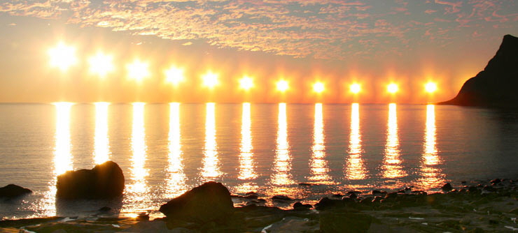 110414_Midnight-sun-Lofoten-Norway