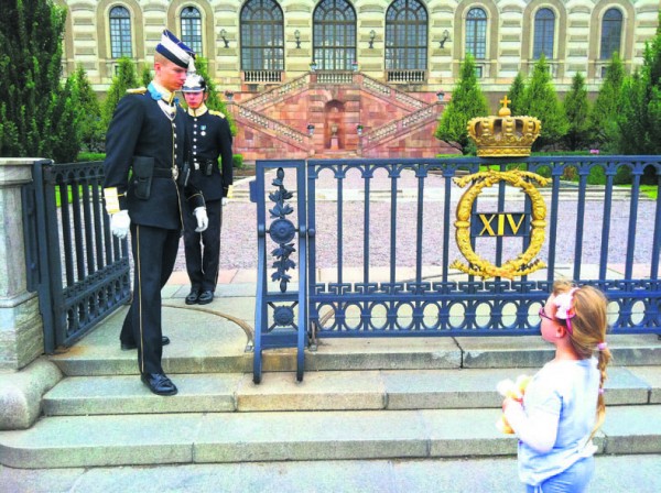 210814_Stockholm_Castle_Guards