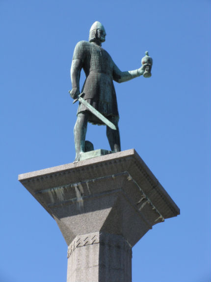 110814_Olav_Trygvasaon_Statue_Troindheim_Norway_Daily_Scandinavian