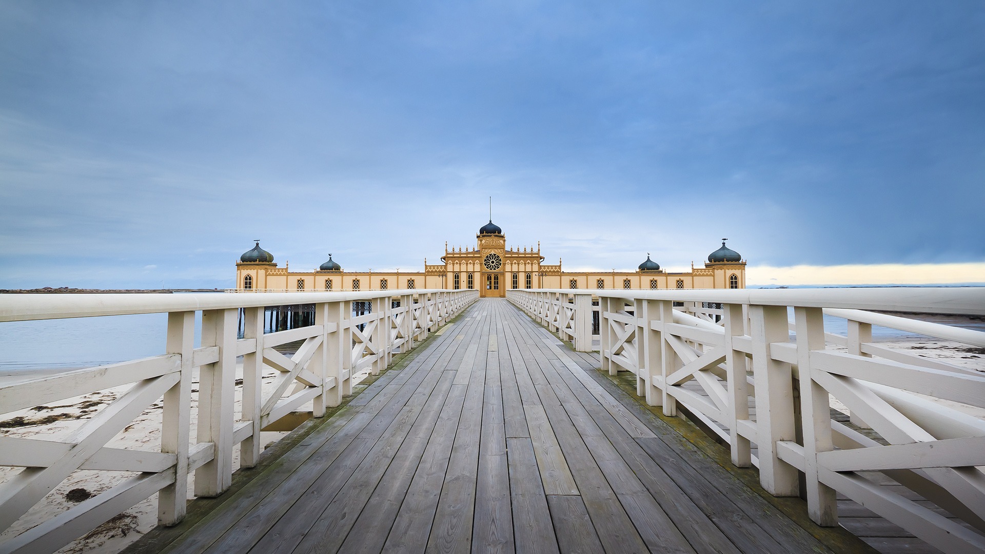 060215-Varberg-cold-house-bath-sweden