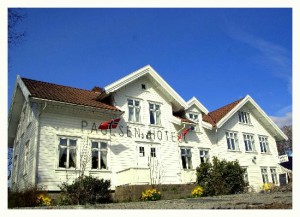 220515-paulsens-hotel-lyngdal-norway