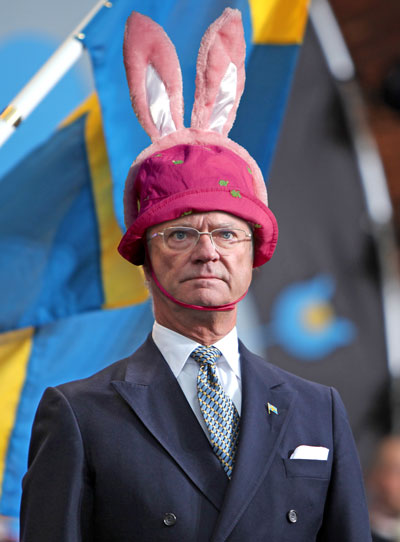 300915-king-of-sweden's-hats