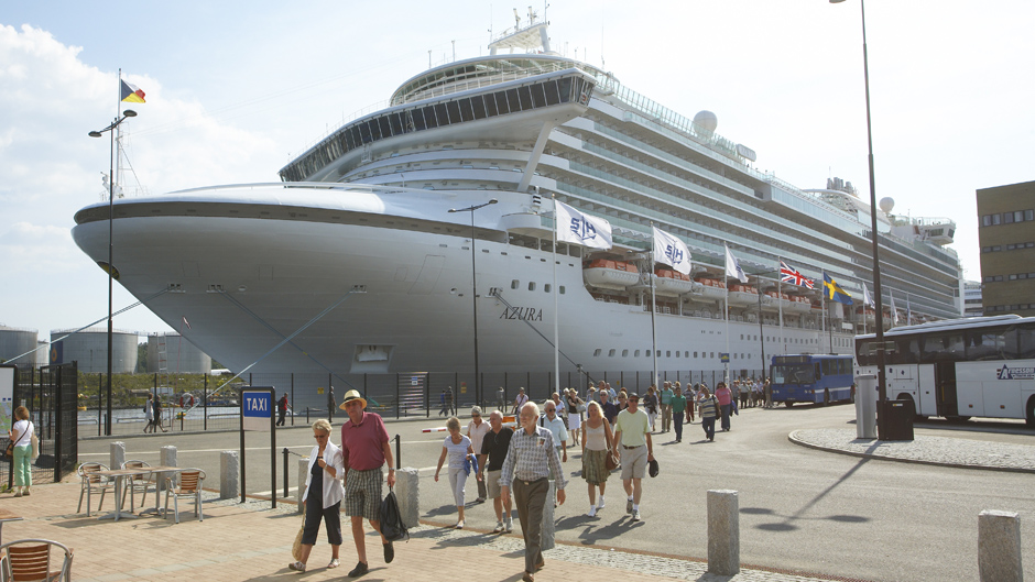 180516-cruiseship-stockholm