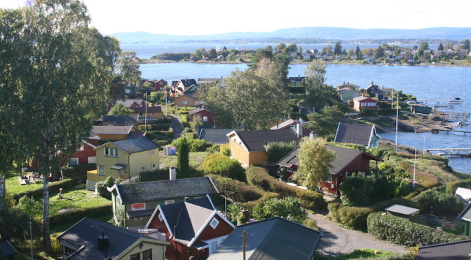 From Lindoya