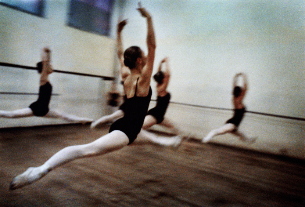 In 2006, Sjöström won first prize in World Press Photo Awards with her series about a ballet school in Moldova