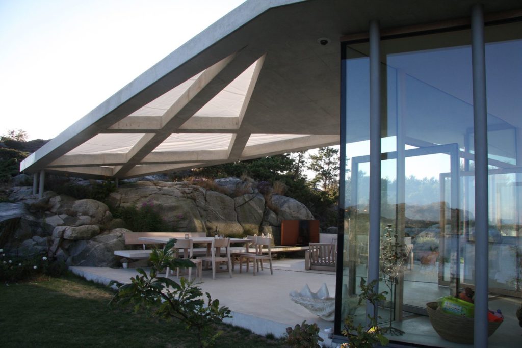 Norwegian Villas and Small Houses Built by the Sea