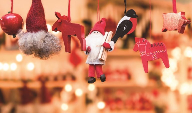 Swedes Will Pay for Christmas Gifts by Implanted Microchips This Year
