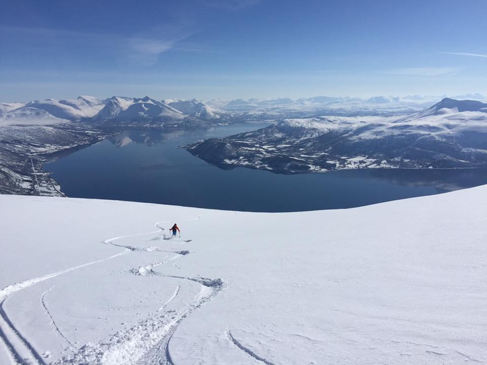 Northern Lights and Midnight Sun Skiing in Norway