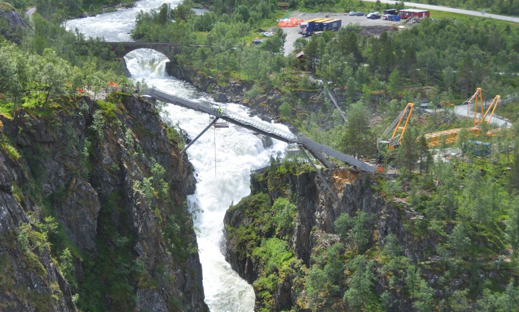Climbing Norwegian Mountains - Step by Step
