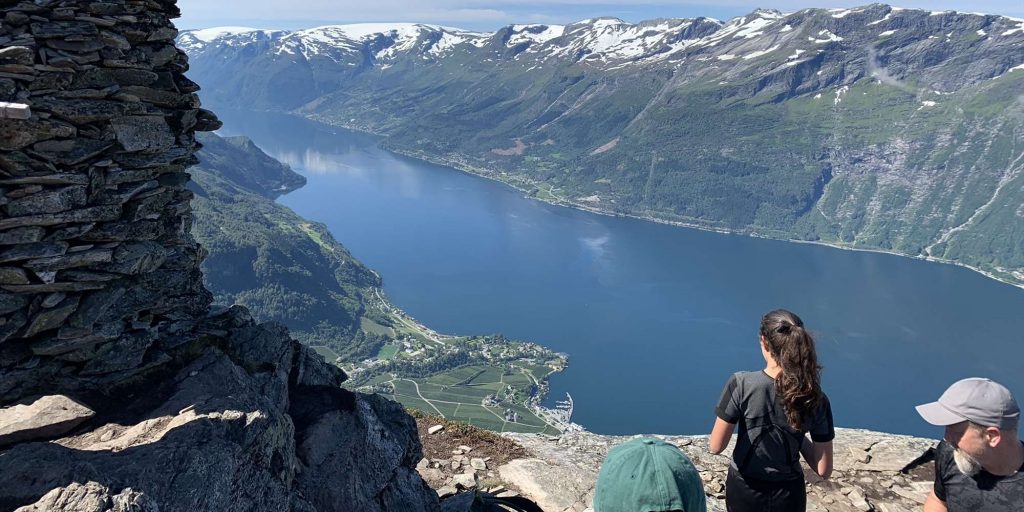 Climbing Norwegian Mountains - Step by Step