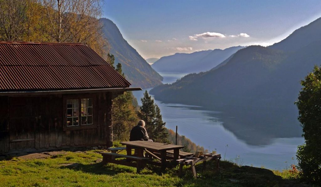 Climbing Norwegian Mountains - Step by Step