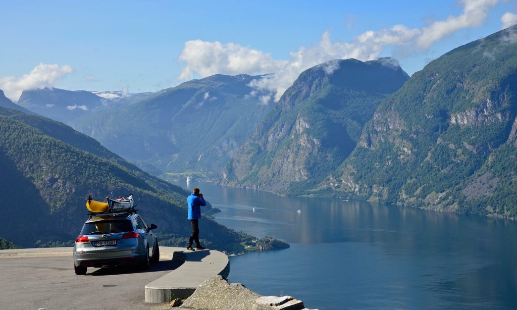 Why Hybrid Cars are the Ideal Choice for Norway's Scenic Routes
